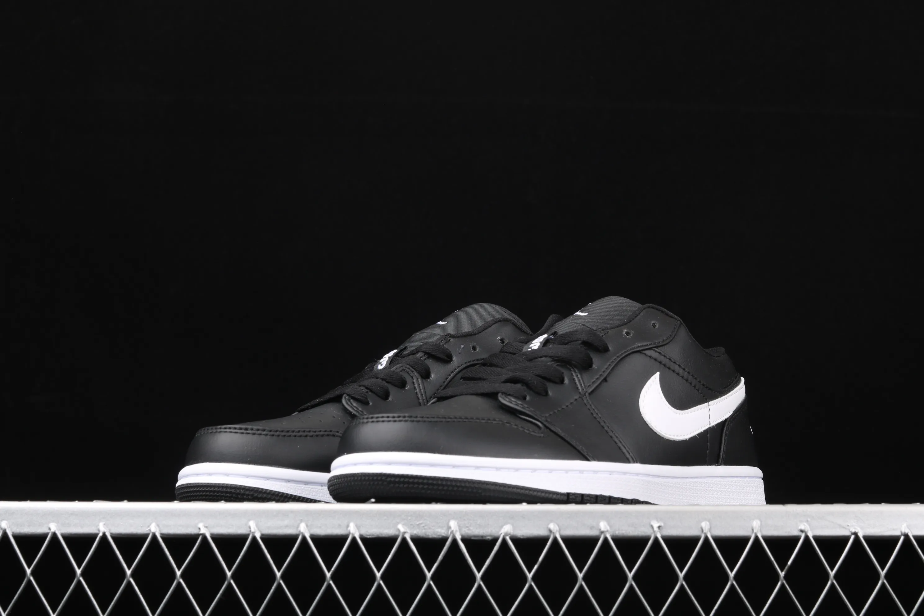 All categories Air Jordan Jordan series basketball shoes Air Jordan 1 Low Air Jordan 1 Low AJ1 Joe 1 low-top black and white cultural and leisure sports sneakers AO9944-001